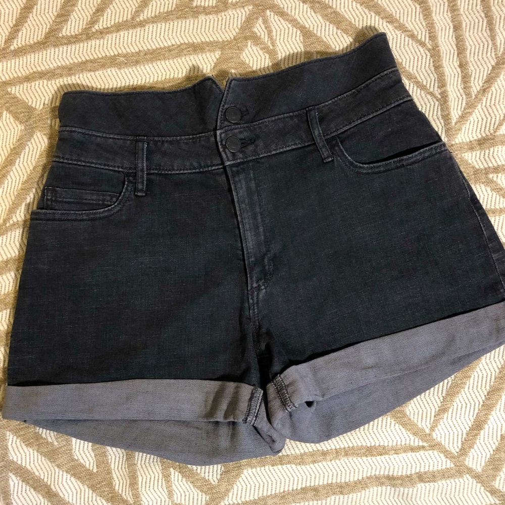 BANANA REPUBLIC high waisted shorts, double button + rolled cuffs